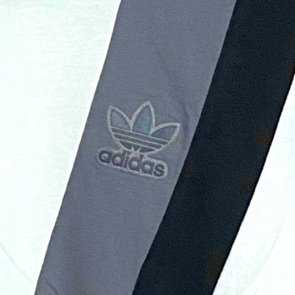 Adidas 3 Stripe Men’s White Logo Tee with Grey/Black Angled Stripe Medium - Picture 6 of 6